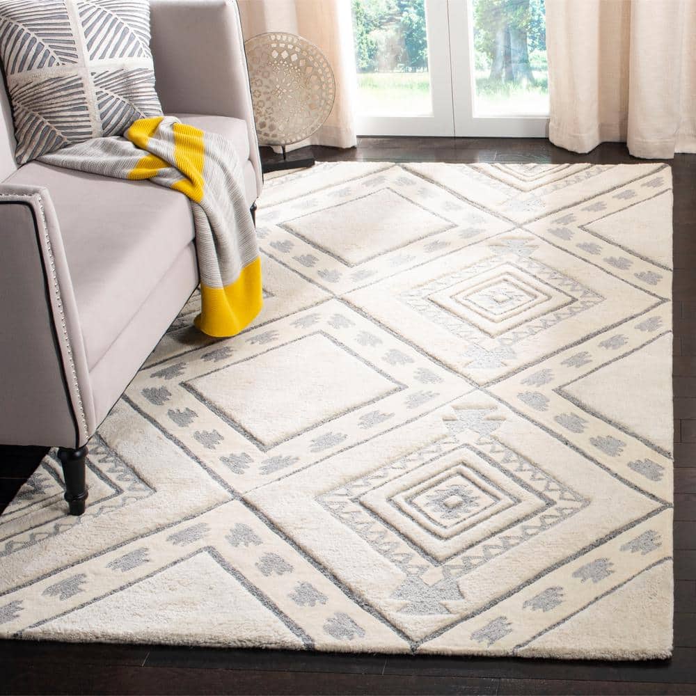 Casablanca 2 ft. x 4 ft. Ivory/Gray Geometric Southwestern Area Rug price history on PriceWatchPro