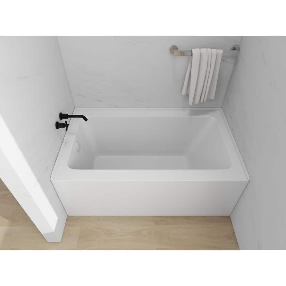 Pure White Acrylic Alcove Soaking Bathtub with Skirt