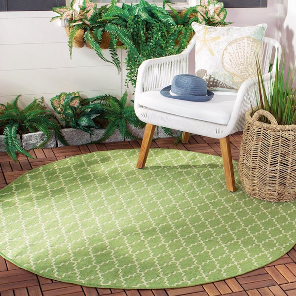 Courtyard Green/Beige 7 ft. x 7 ft. Round Geometric Indoor/Outdoor Patio  Area Rug