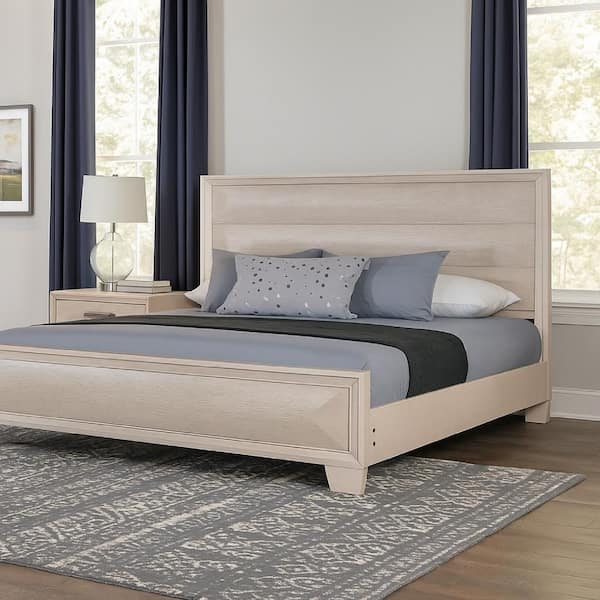Nitz White Wood Frame Queen Panel Bed with Transitional Panel Design