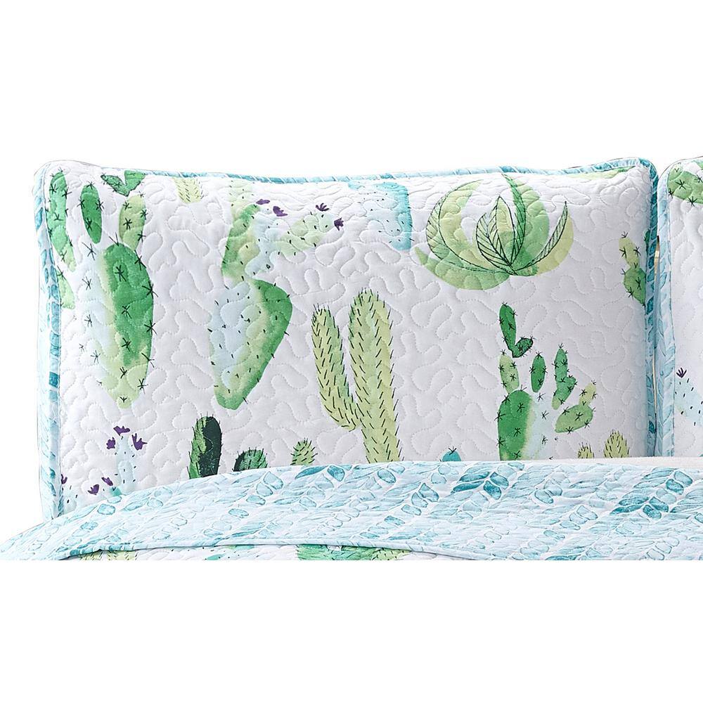 Full White Microfiber Reversible Cactus Quilt Set
