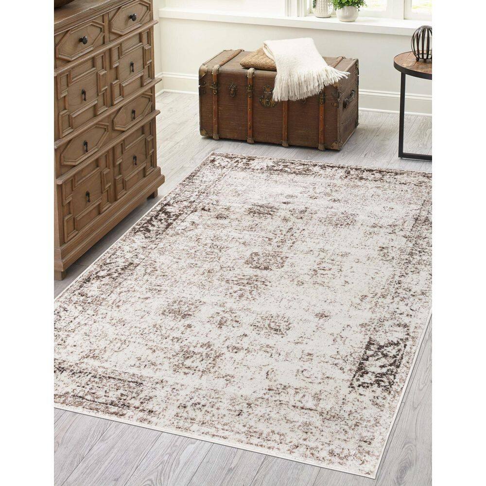 Ivory Elegance 8'x10' Rectangular Synthetic Rug