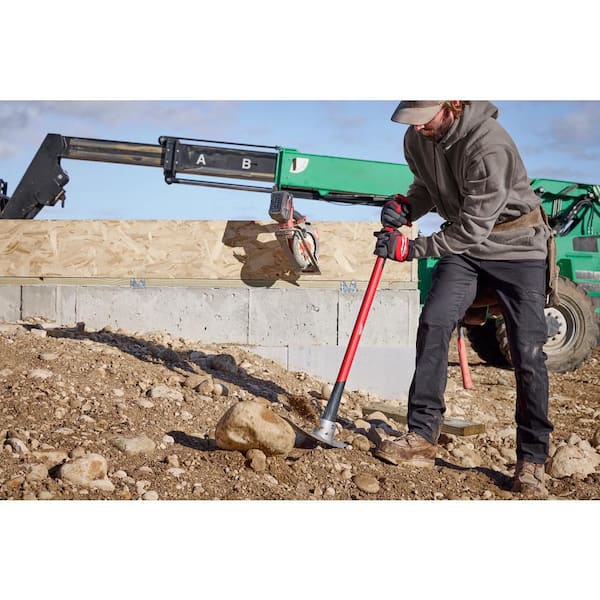 Milwaukee 5lb Pick Mattock with 36 in. Fiberglass Handle 48-22