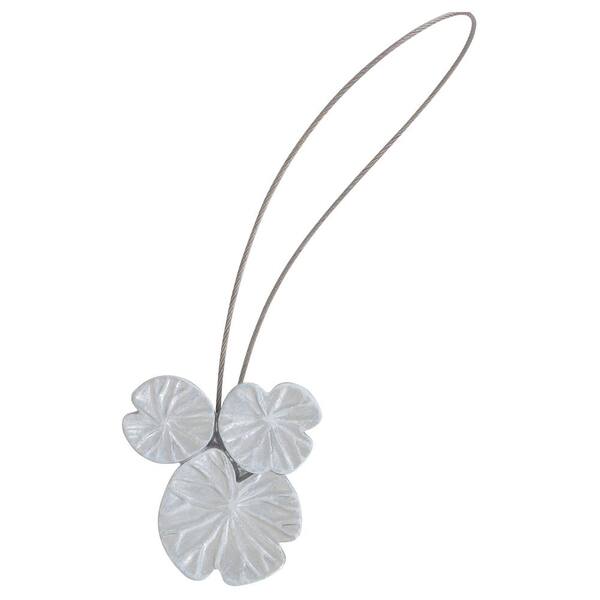 Unbranded Grey/White Magnetic Resin Water Lilies Curtain Tie Back (Set of 2)