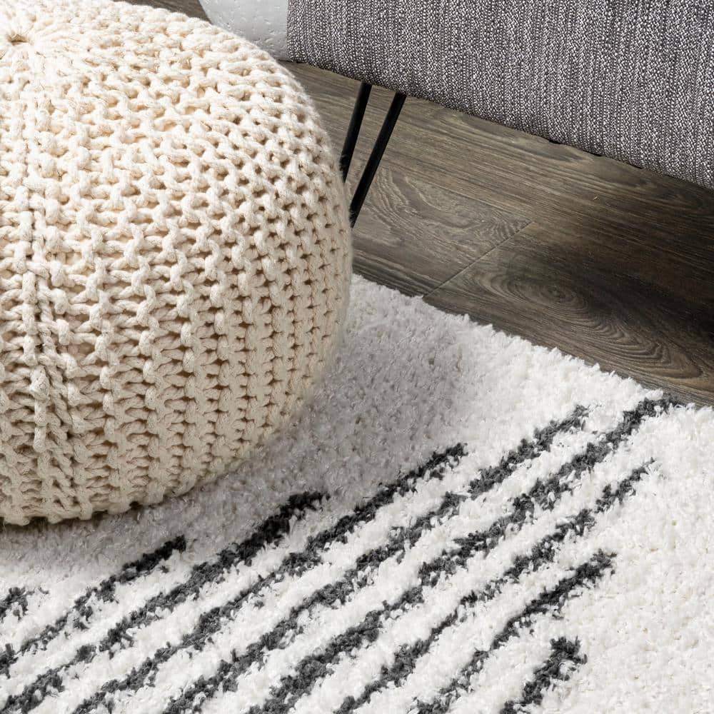 Modern Moroccan-Inspired Stripe Shag Rug 8' x 10' - Black and Ivory
