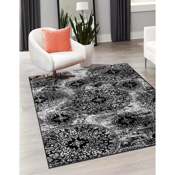 Sofia Grand Black 3' 3 x 5' 3 Area Rug