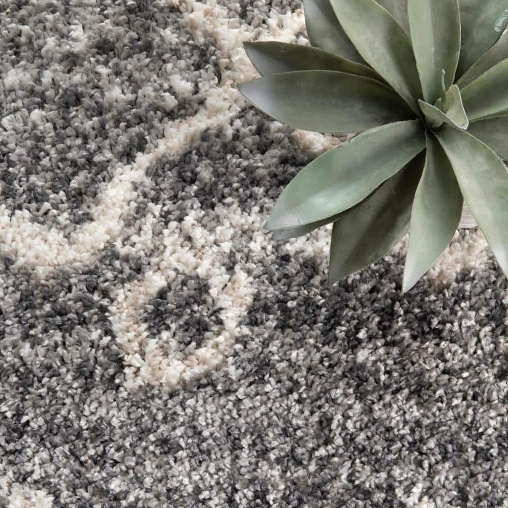 Transitional Kristi Easy-Care Shag Runner Rug, 2' 6" x 8', Gray