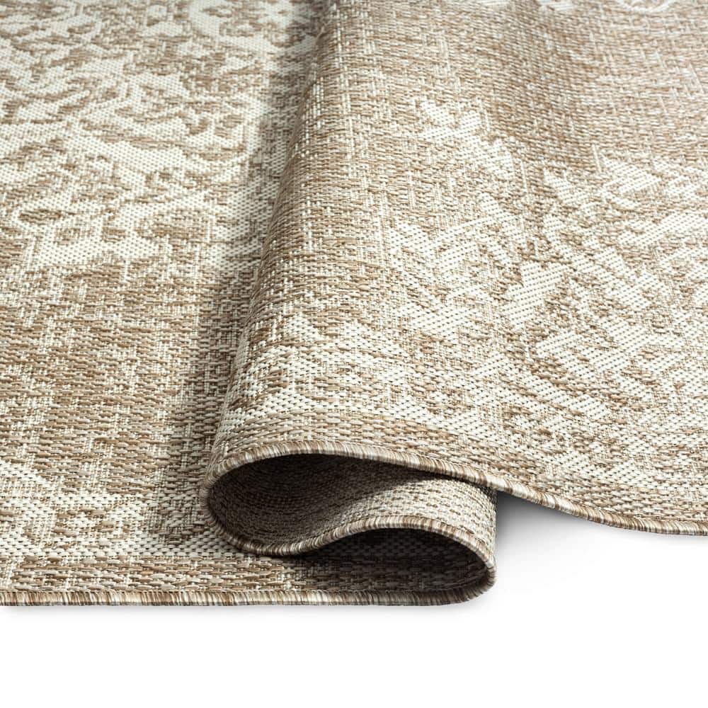 Azalea Medallion Taupe & Ivory Indoor/Outdoor Synthetic Area Rug, 5'2"x7'2"