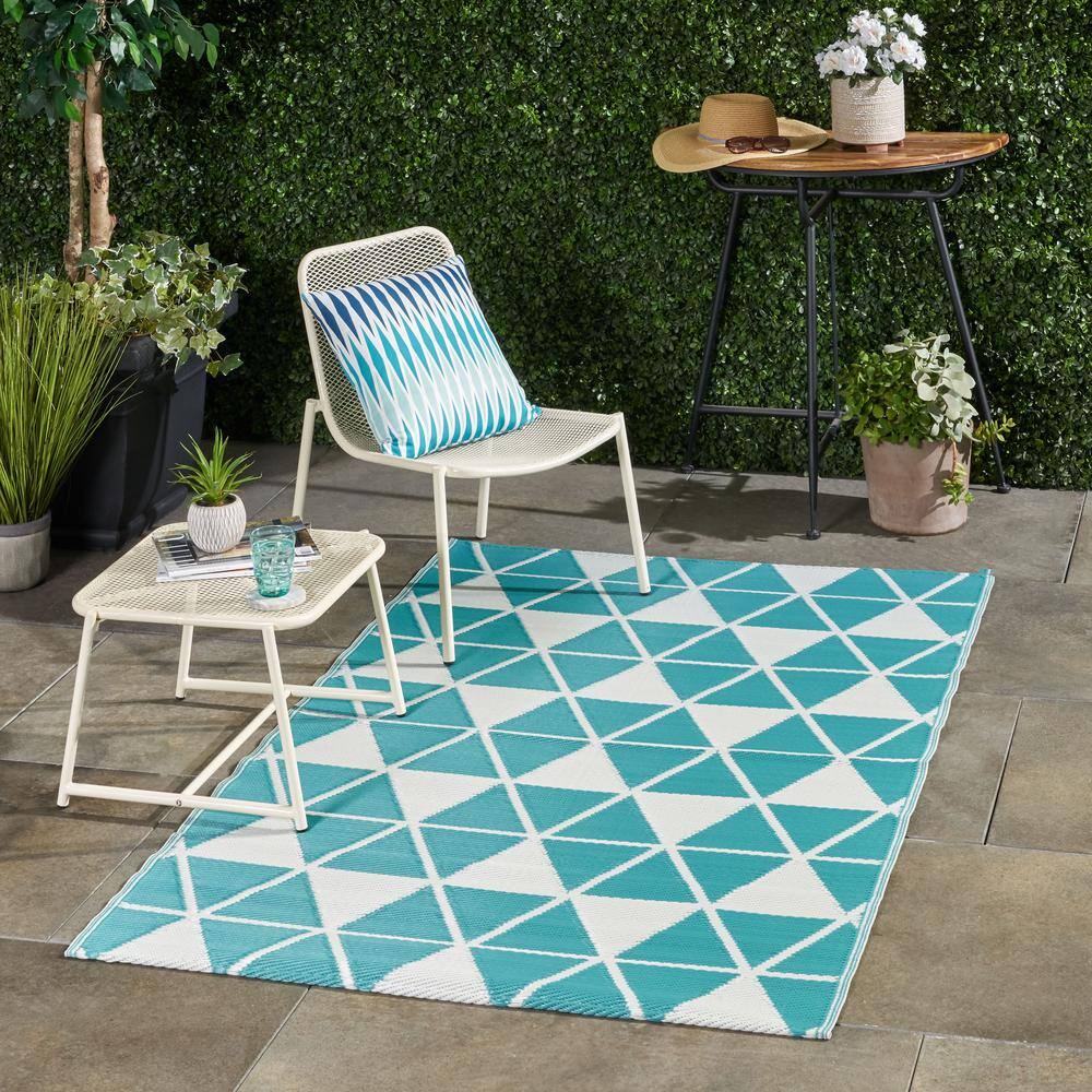 Handmade Geometric Multicolor Low Pile Outdoor Rug