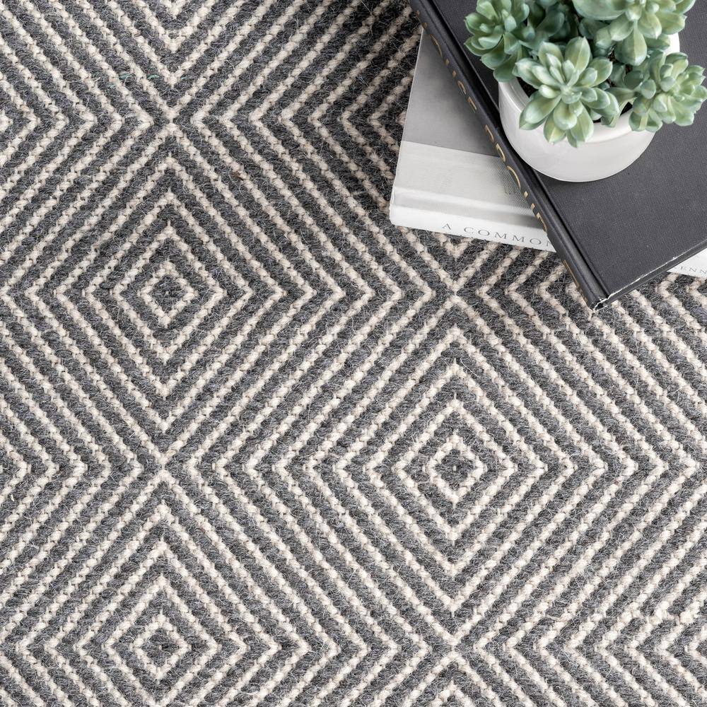Gray Geometric Handwoven Wool Runner Rug, 2' 6" x 10'