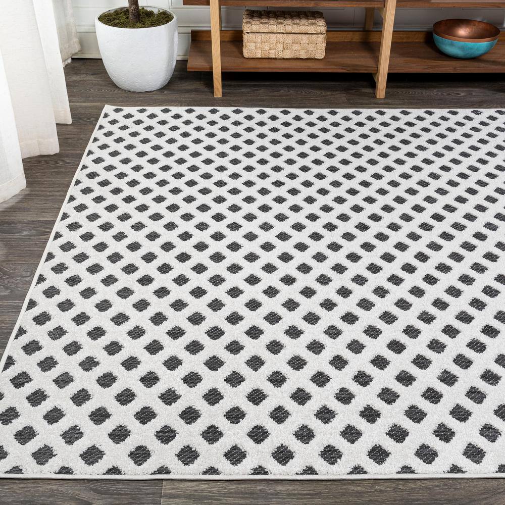 4' x 6' Black Synthetic Reversible Trellis Rug