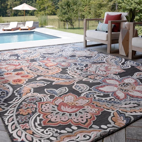 Tropic Black 4 ft. x 6 ft. Floral Indoor/Outdoor Area Rug