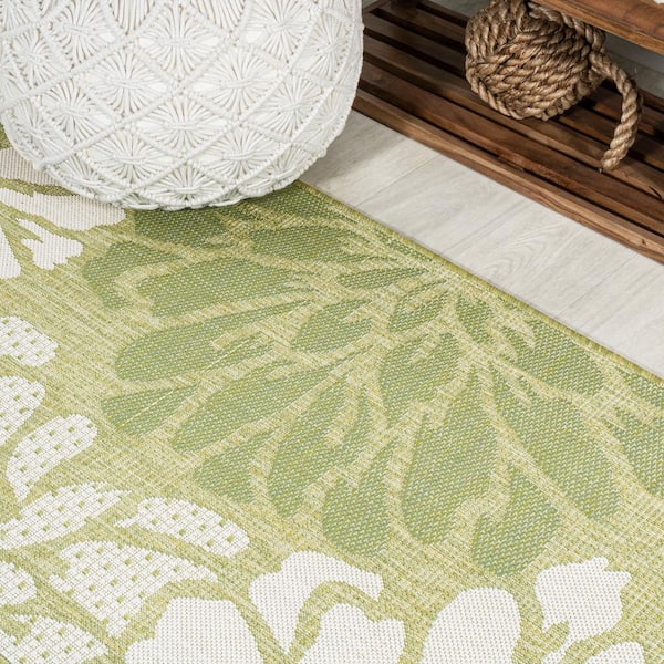 https://images.thdstatic.com/productImages/74d77c4f-771f-4606-9768-7dc405dcec0c/svn/green-cream-jonathan-y-outdoor-rugs-smb110h-5sq-40_600.jpg