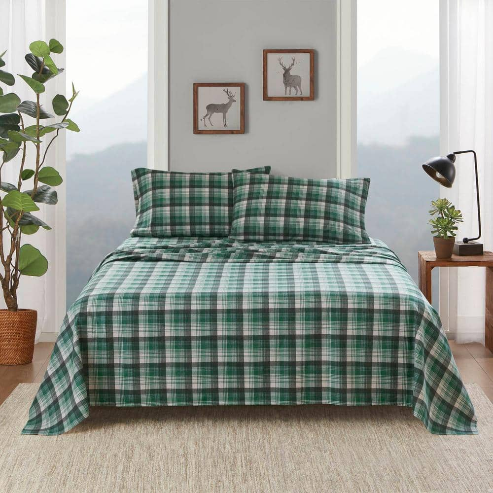 Queen 8 selling piece green plaid /moose ensemble with sheets