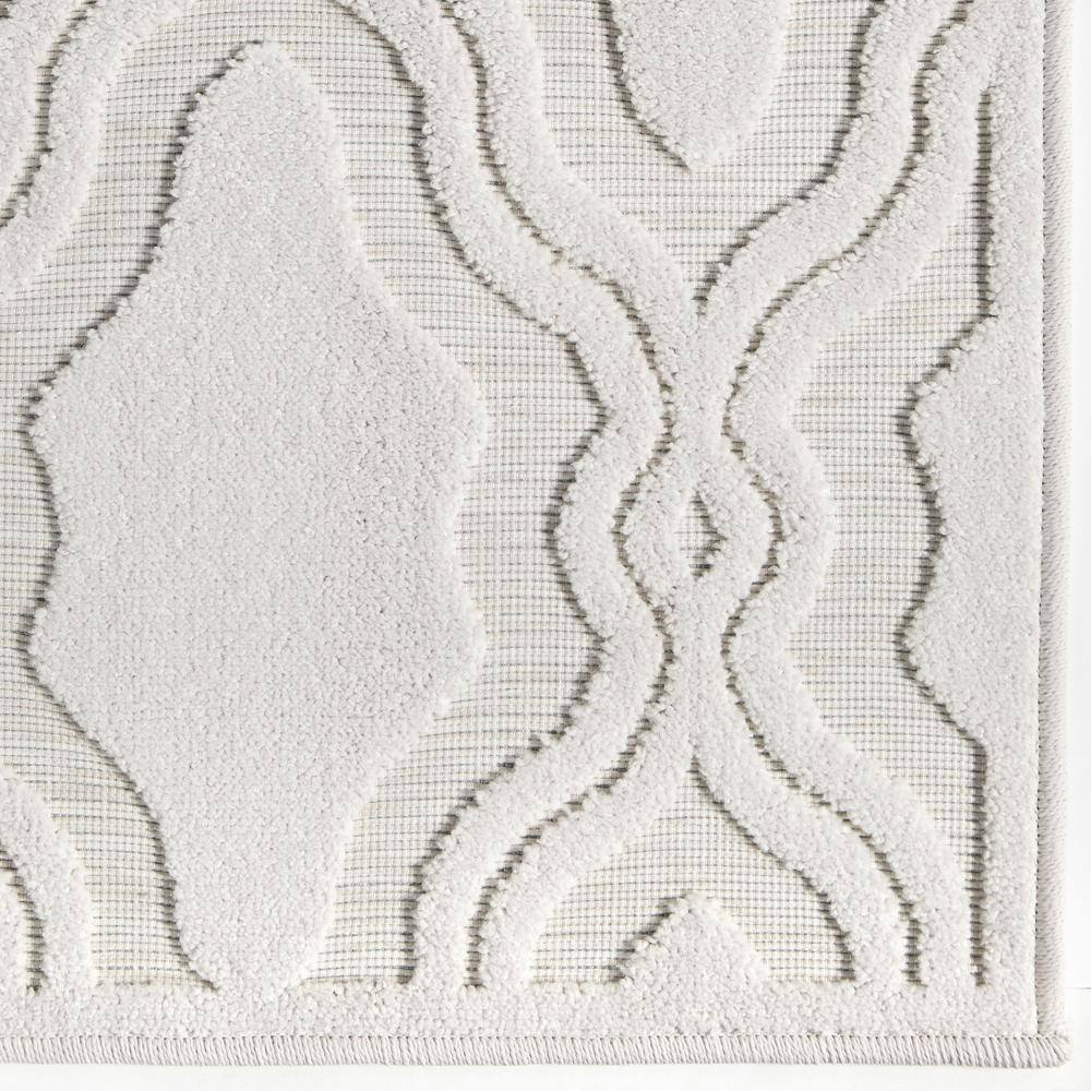 Natural Trellis Pattern Stain-Resistant Indoor/Outdoor Rug