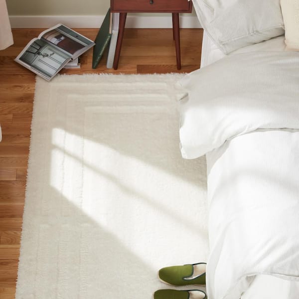 Everyday Cloud Shag Plush Border Ivory 5 ft. x 7 ft. Area Rug