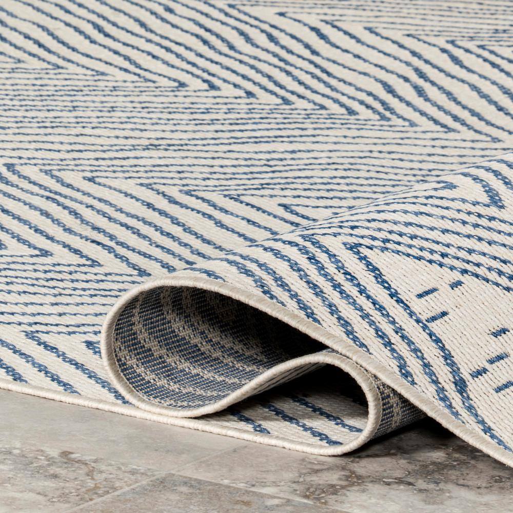 Reversible Chevron Waves Blue Synthetic 3'x5' Indoor/Outdoor Rug