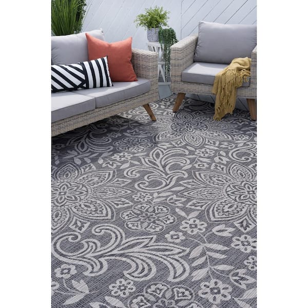 https://images.thdstatic.com/productImages/750db81f-11f8-4a4b-8070-b4a03e1404a4/svn/charcoal-tayse-rugs-outdoor-rugs-vnd2618-5x8-31_600.jpg