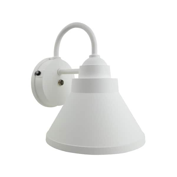 SOLUS Outdoor Wall Mount Security Light 60 W White Incandescent Flood Light with Photocell and Motion Sensor