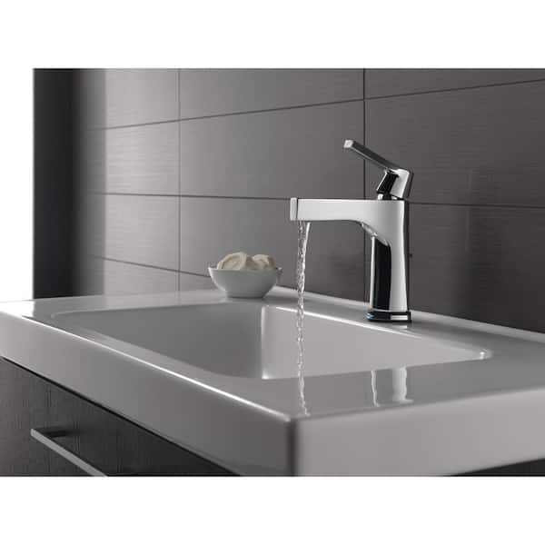 Zura Single Handle Single Hole Bathroom Faucet with Touch2O with Touchless Technology in Chrome