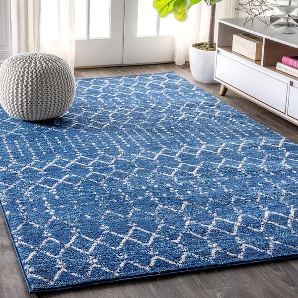 https://images.thdstatic.com/productImages/751c0707-a0bc-44c8-be0a-b0747280a1c1/svn/blue-white-jonathan-y-area-rugs-moh101a-8-64_600.jpg