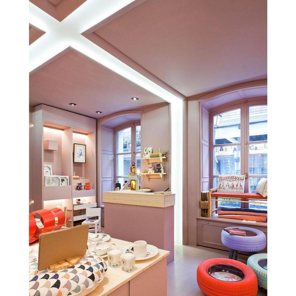 White Polyurethane Curved Crown Moulding with LED Lighting