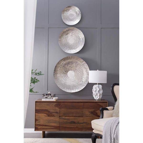 Silver Metal Textured Oversized Disc Wall Decor Home Decor for Living Room Bedroom Entryway Office (Set of 3)