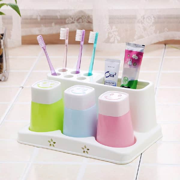 https://images.thdstatic.com/productImages/757e8161-1daa-4b93-9c44-78b3834d559b/svn/white-basicwise-toothbrush-holders-qi003326-c3_600.jpg