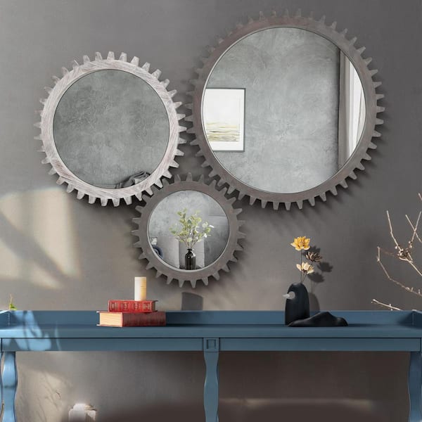 鏡 GrandeurGatherer 26 in. W. x 26 in. H Round Gear Shape Framed Antique White Wall