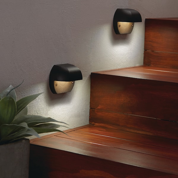 105 Lumen Low Voltage Black Integrated LED Outdoor Surface Mount Deck Light