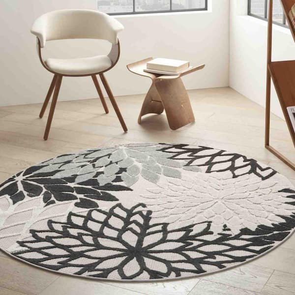 Black, White 5 ft. Round Polypropylene Area Rug