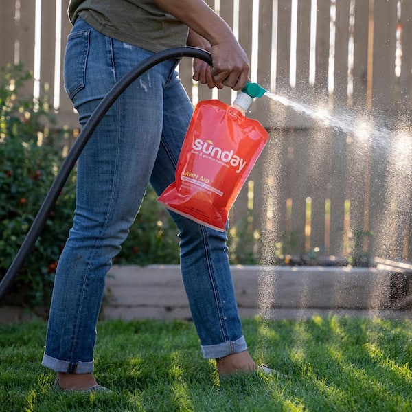 Beat The Heat Fertilizer Kit, 86 oz., 5000 sq. ft., Spring and Summer, Hose-On Liquid Lawn Fertilizer, 22-0-3