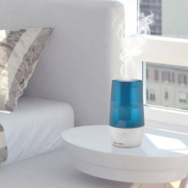 Compact Blue and White Ultrasonic Cool Mist Humidifier with Automatic Shutoff