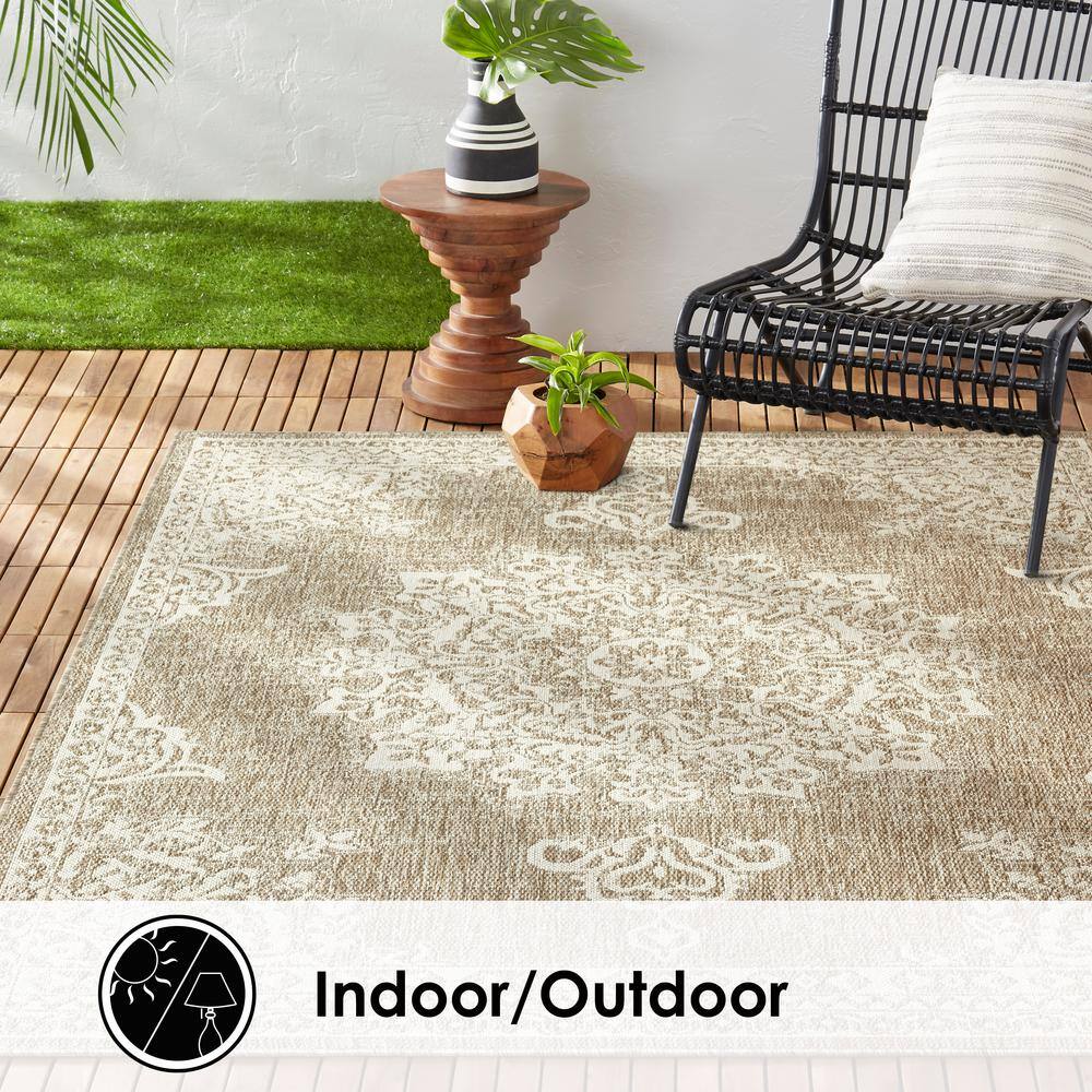 Azalea Medallion Taupe & Ivory Indoor/Outdoor Synthetic Area Rug, 5'2"x7'2"