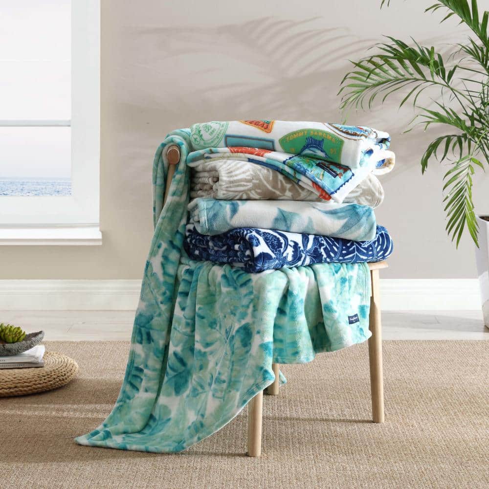 Waimea Bay Green Ultra Soft Plush Fleece Throw Blanket 50" x 70"