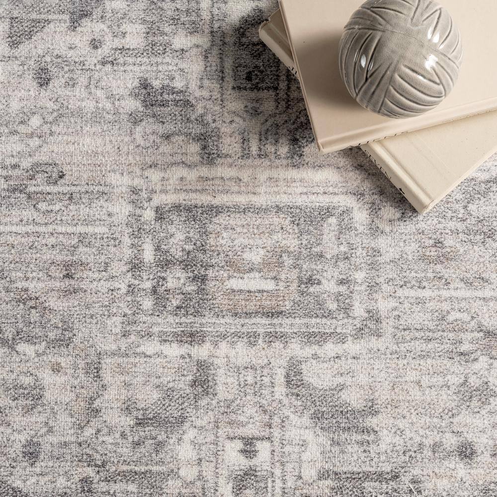 Brielle Gray 4' x 6' Washable Medallion Area Rug