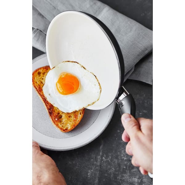  GreenLife Soft Grip Healthy Ceramic Nonstick 7 and 10 Frying  Egg Omeltte Pan Skillet Set, PFAS-Free, Dishwasher Safe, Soft Pink: Home &  Kitchen