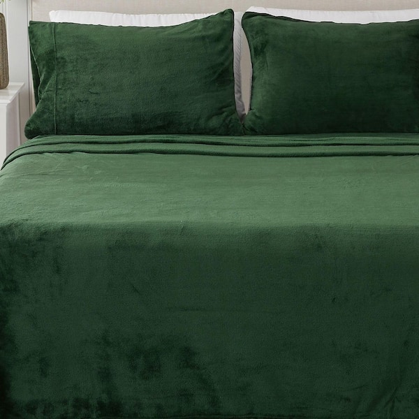 FRESHFOLDS Green Ultra Soft Solid Color Velvet Plush Polyester Queen Bed Sheet Set