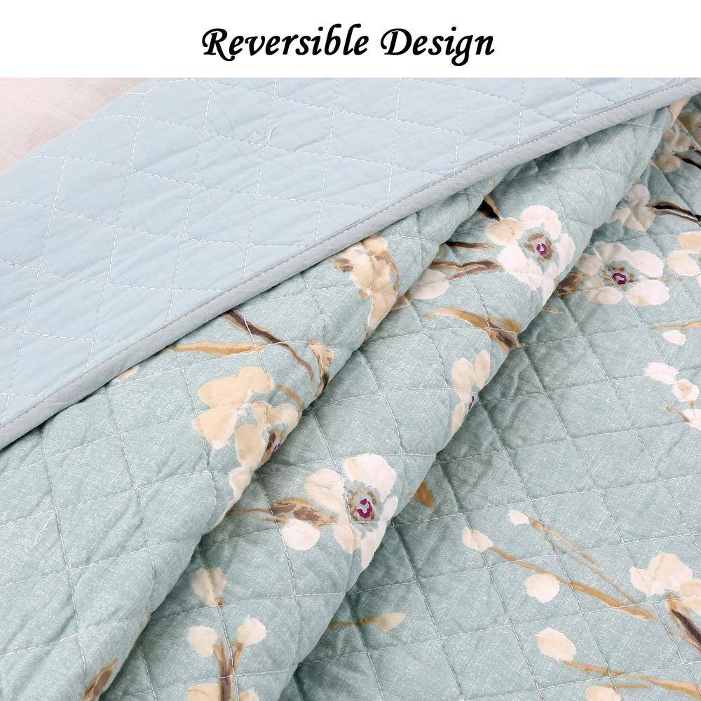 Cyan Blue Cotton Queen Reversible Floral Quilt Set