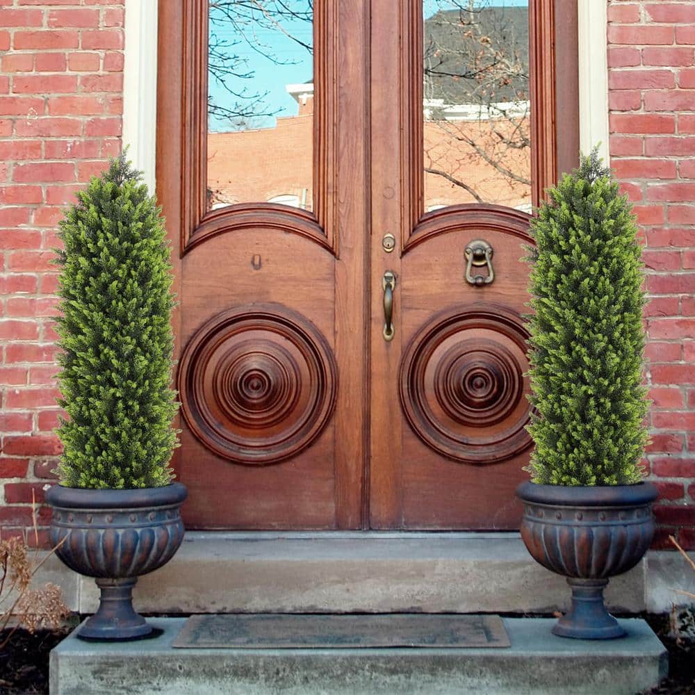 4ft Green Plastic Boxwood Topiary Trees in Black Pots