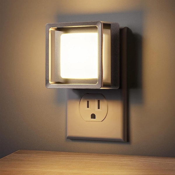 LED Night Light Wall Plug In Dusk to Dawn Automatic Sensor Bedside