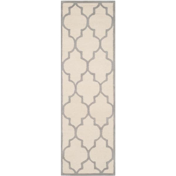 SAFAVIEH Cambridge Ivory/Silver 3 ft. x 6 ft. Border Geometric Trellis Runner Rug
