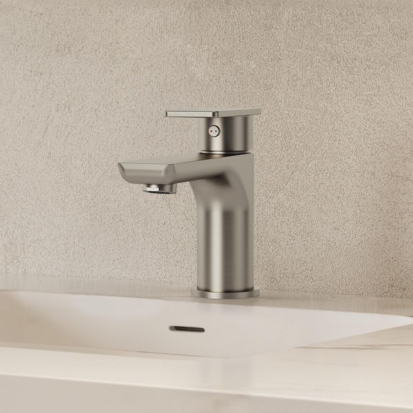 EVERSTEIN 6 in. H Single-Hole Single-Handle Bathroom Sink Faucet