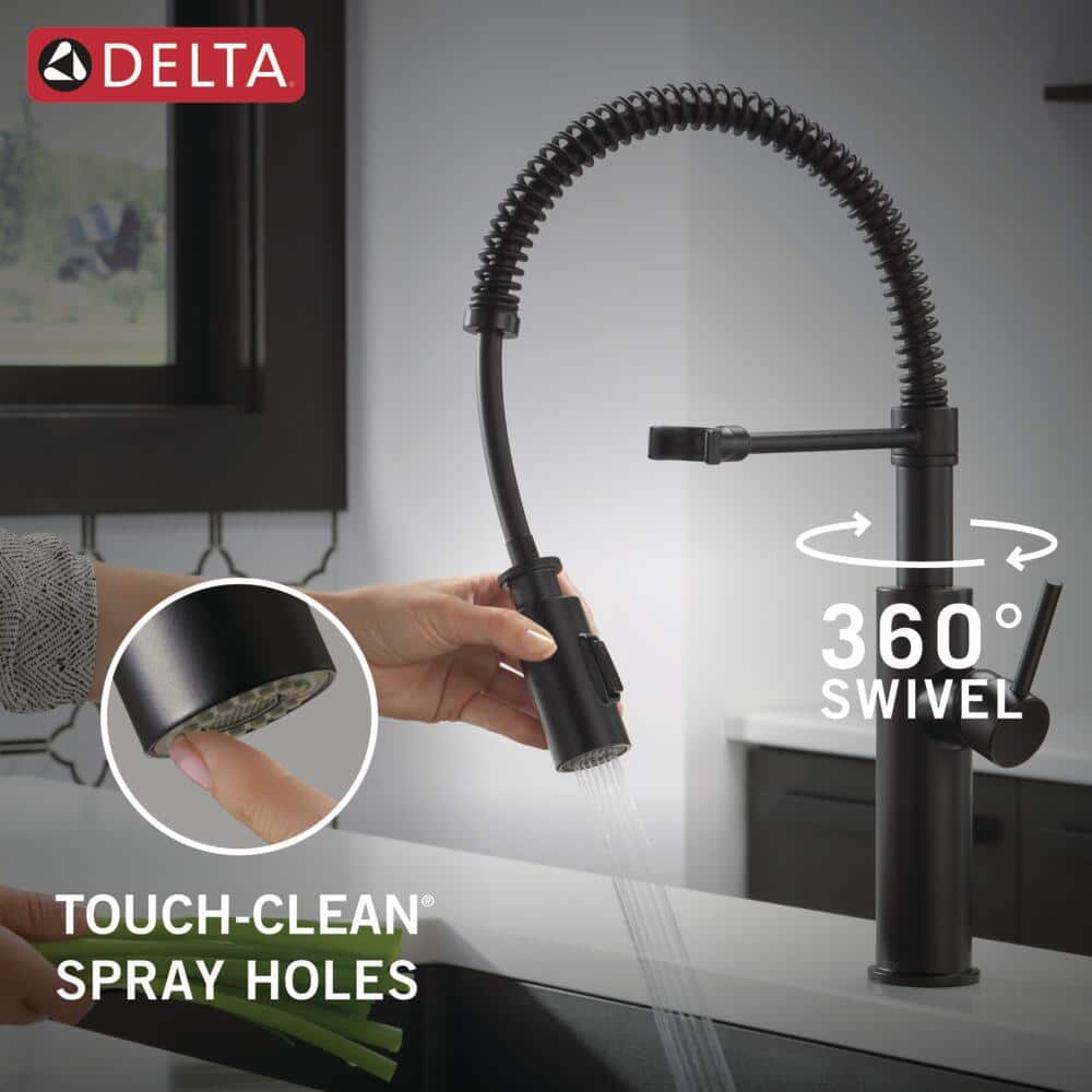 Matte Black Brass Pull-Down Kitchen Faucet with Magnetic Docking