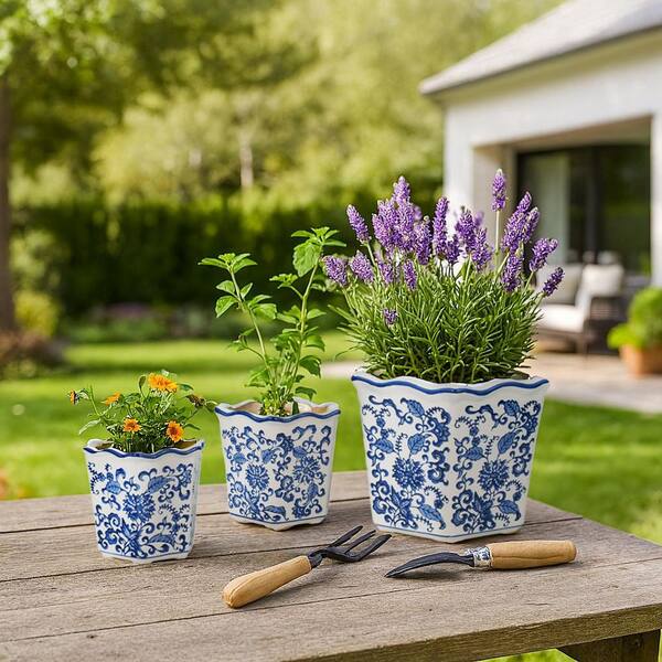 Liv & Skye 8 in., 10 in., and 12 in. Blue Ceramic Chinoiserie