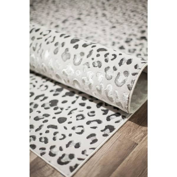 Sammy the Snow Leopard Rug