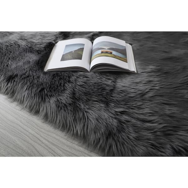 Amazing Rugs Cozy Collection 5x7 Ultra Soft White Fluffy Faux Fur  Sheepskin Area Rug LSRWT5125-57 - The Home Depot