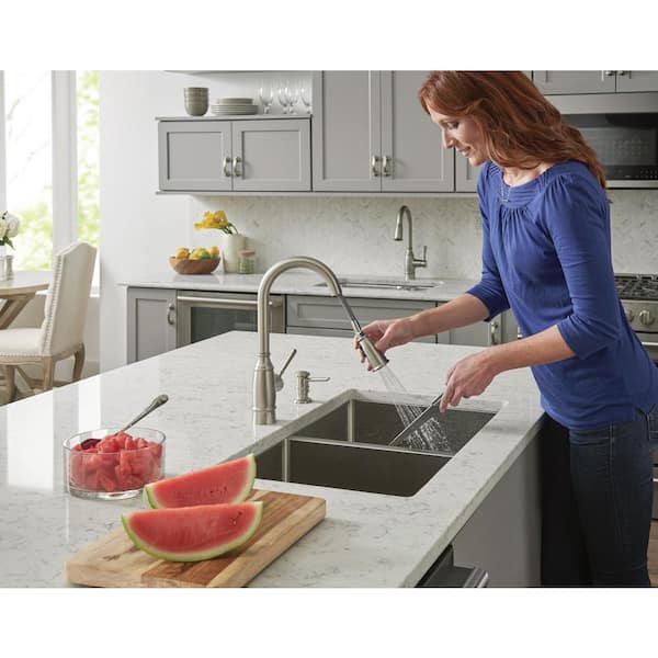 Soap Dispenser Noell 1-Handle Pull-Down Sprayer Kitchen Faucet with Reflex 
