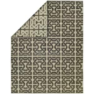 Ivory/Black 5 ft. x 8 ft. Reversible Area Rug