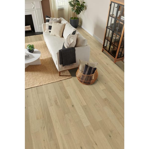 Bruce Time Honored Hummingbird Spice White Oak 3/8 in. T x 5 in. W T+G Engineered Hardwood Flooring (26.58 sq.ft./ctn)